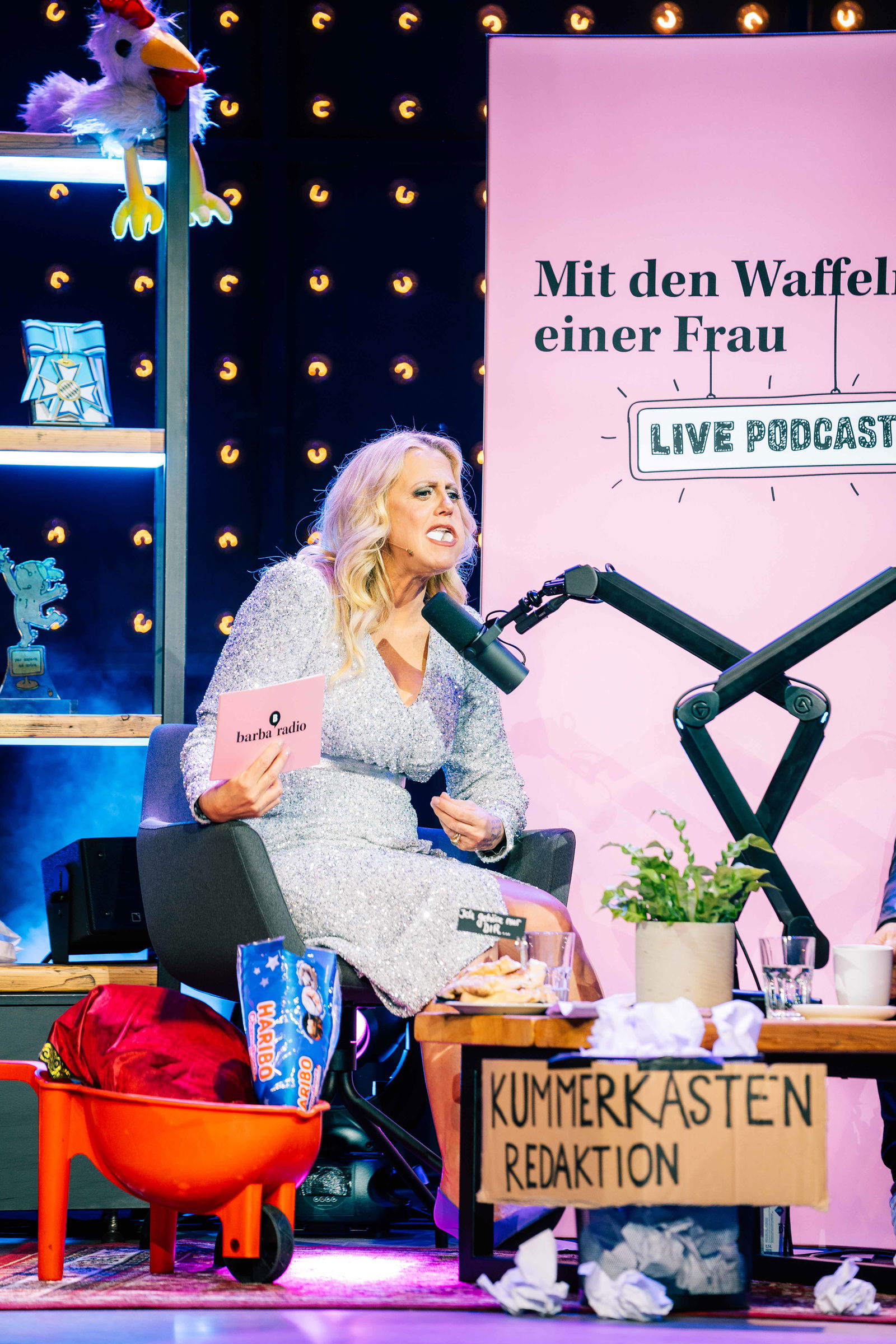 Live Podcast "Mit den Waffeln einer Frau" am 17. April 2023 im Mojo Club in Hamburg mit Barbara Schöneberger, Guido Maria Kretschmer & Sasha