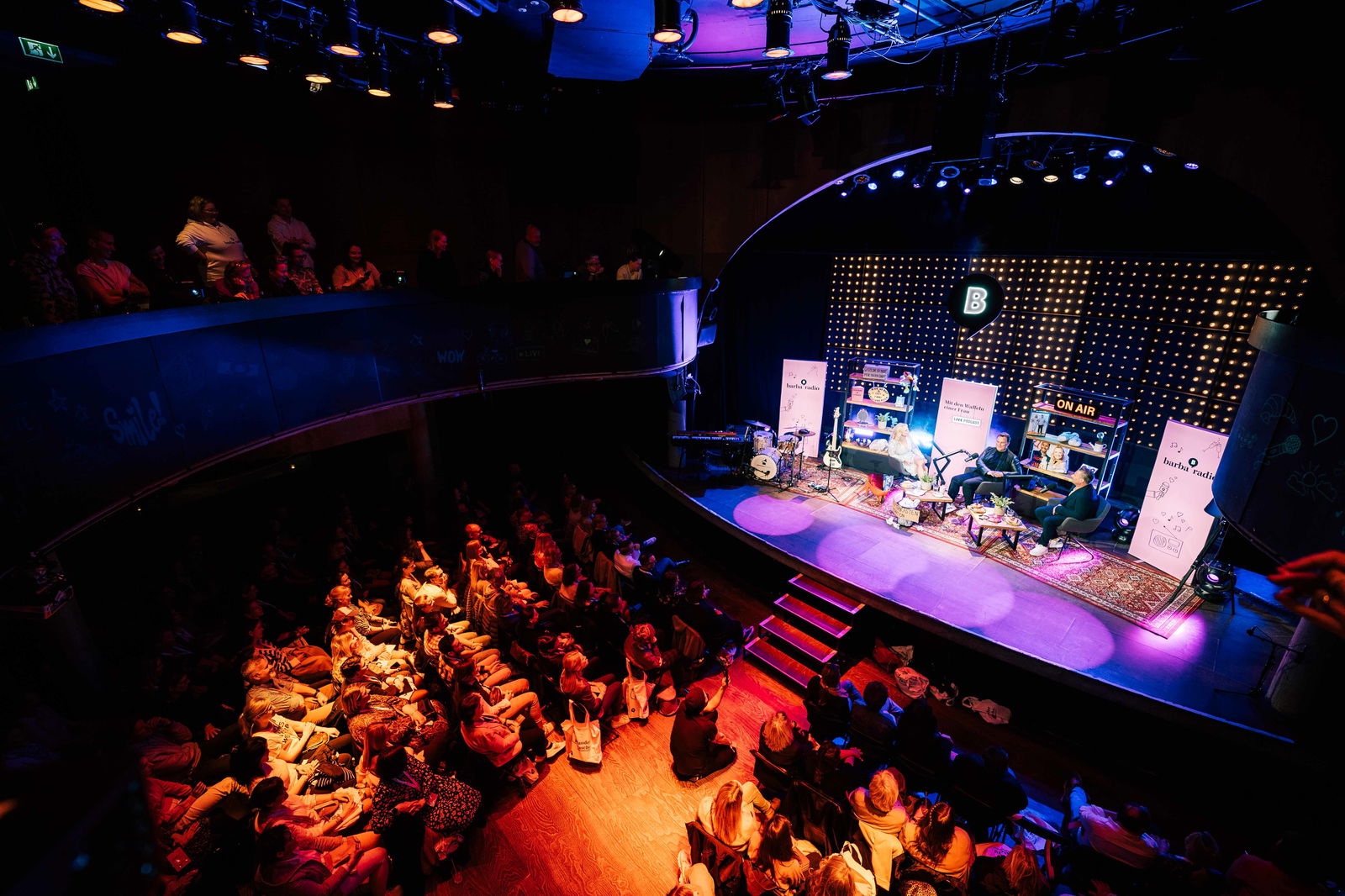 Live Podcast "Mit den Waffeln einer Frau" am 17. April 2023 im Mojo Club in Hamburg mit Barbara Schöneberger, Guido Maria Kretschmer & Sasha