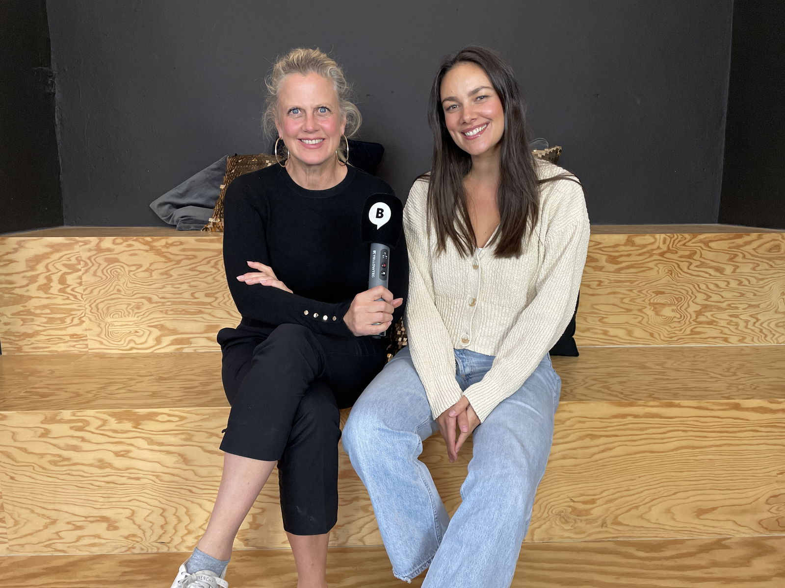 Barbara Schöneberger, Janina Uhse