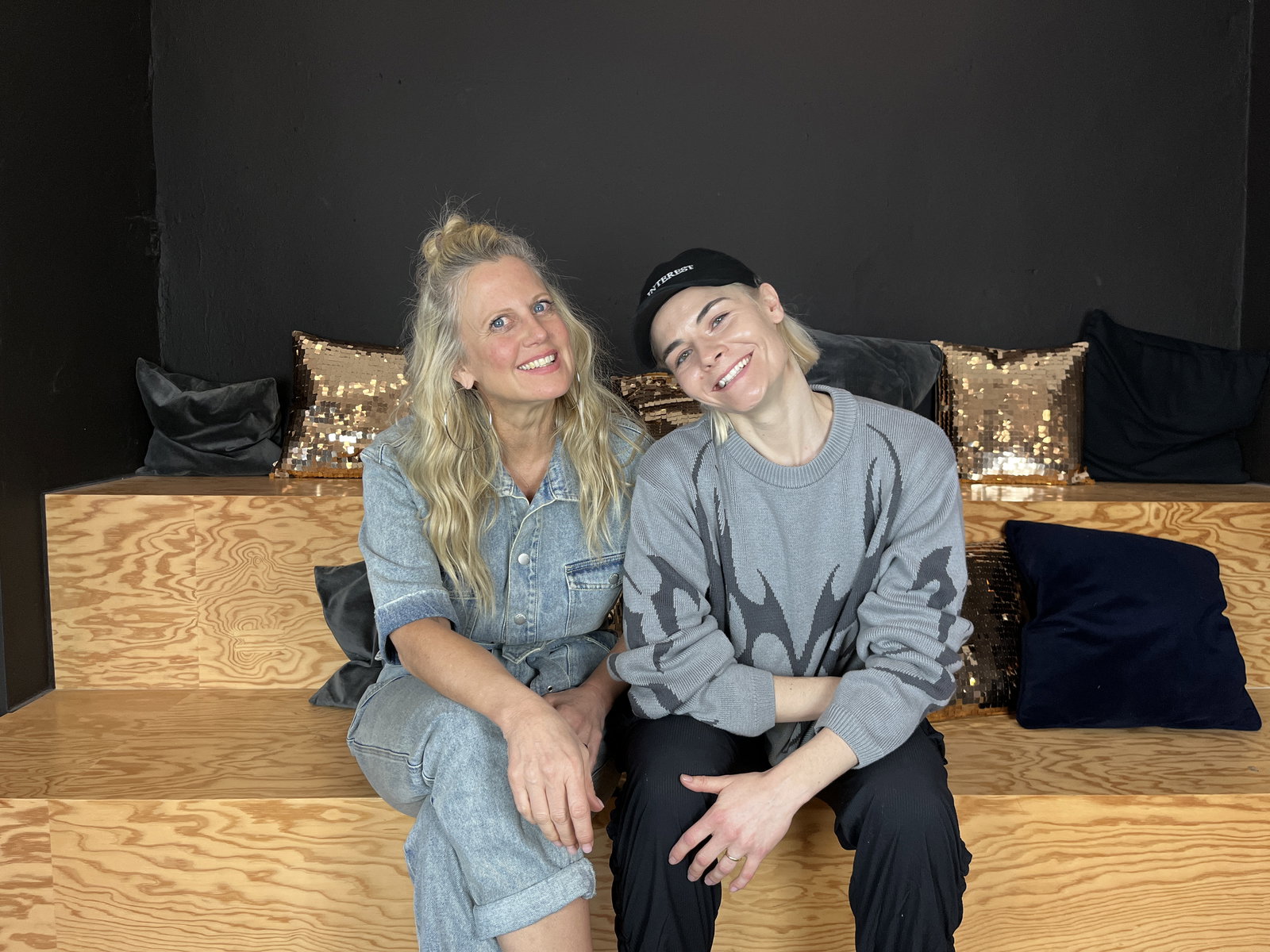 Barbara Schöneberger, Hazel Brugger